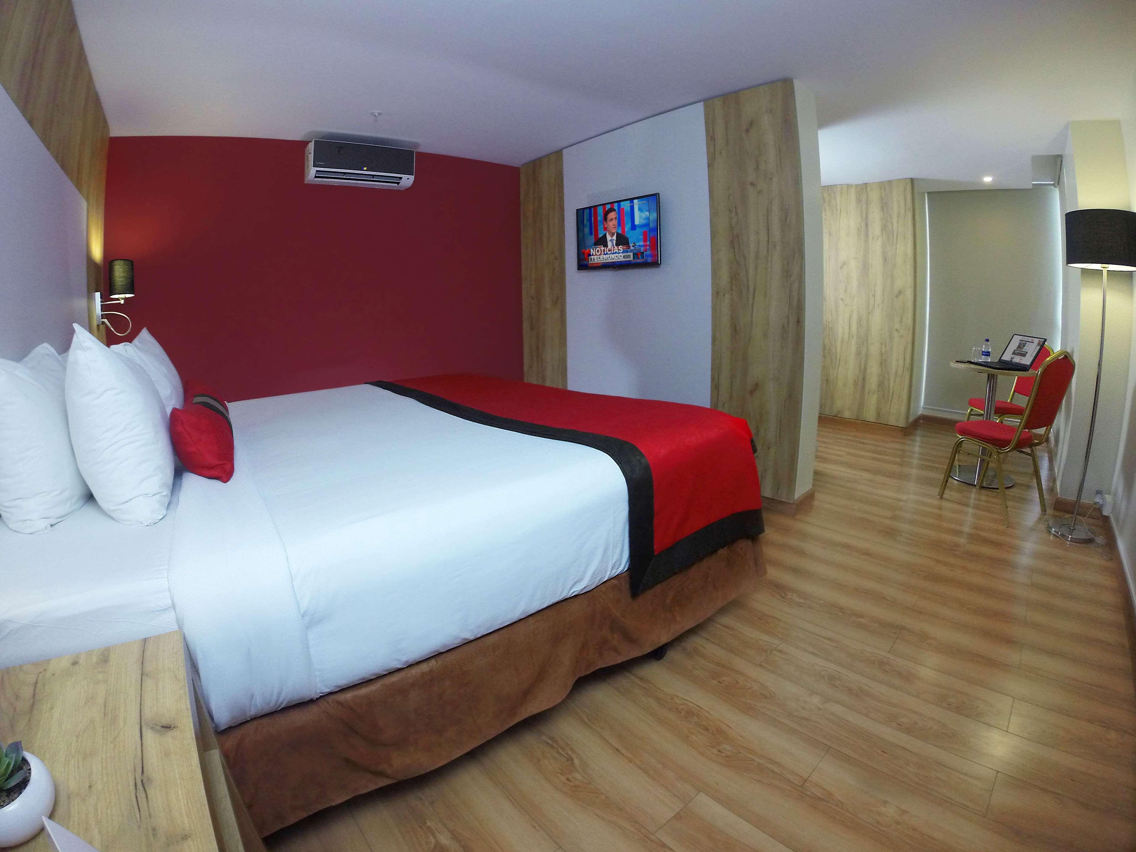 Отель Ramada By Wyndham Panama Via Argentina Экстерьер фото