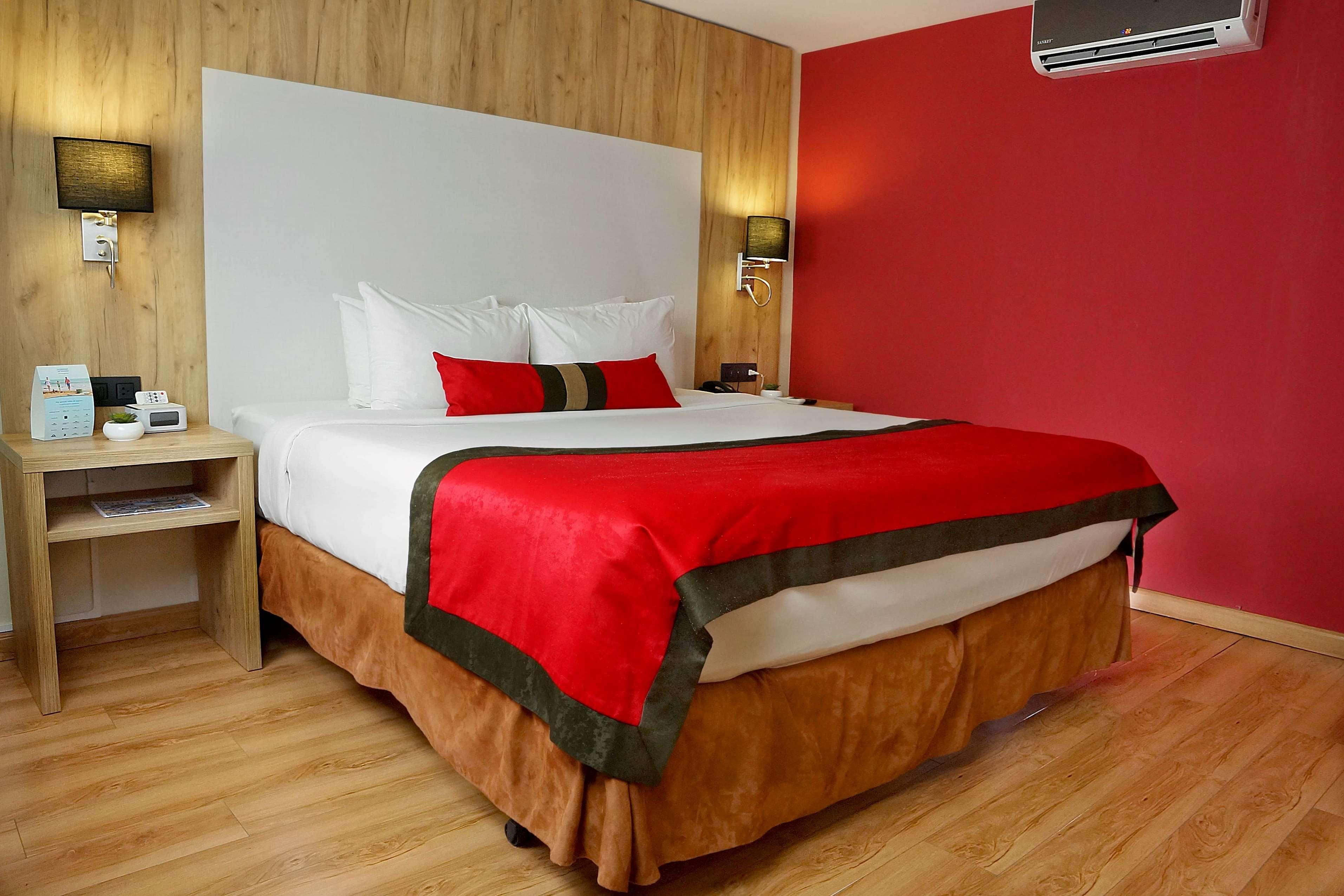 Отель Ramada By Wyndham Panama Via Argentina Экстерьер фото