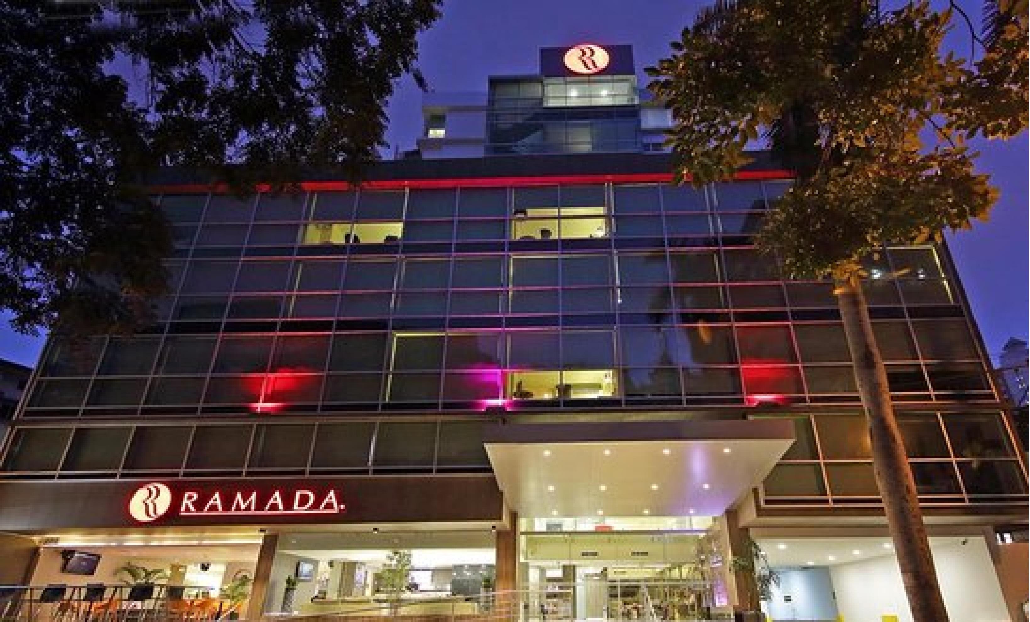 Отель Ramada By Wyndham Panama Via Argentina Экстерьер фото