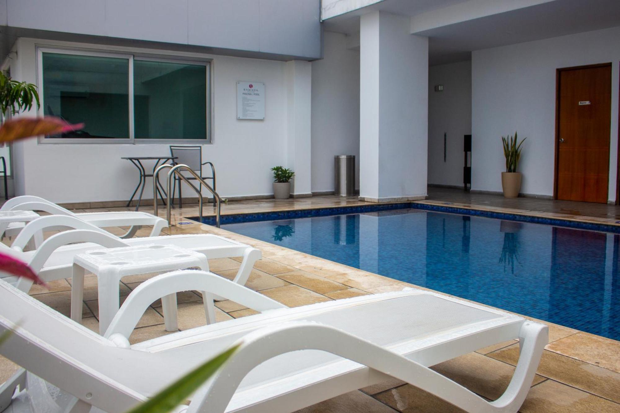 Отель Ramada By Wyndham Panama Via Argentina Экстерьер фото