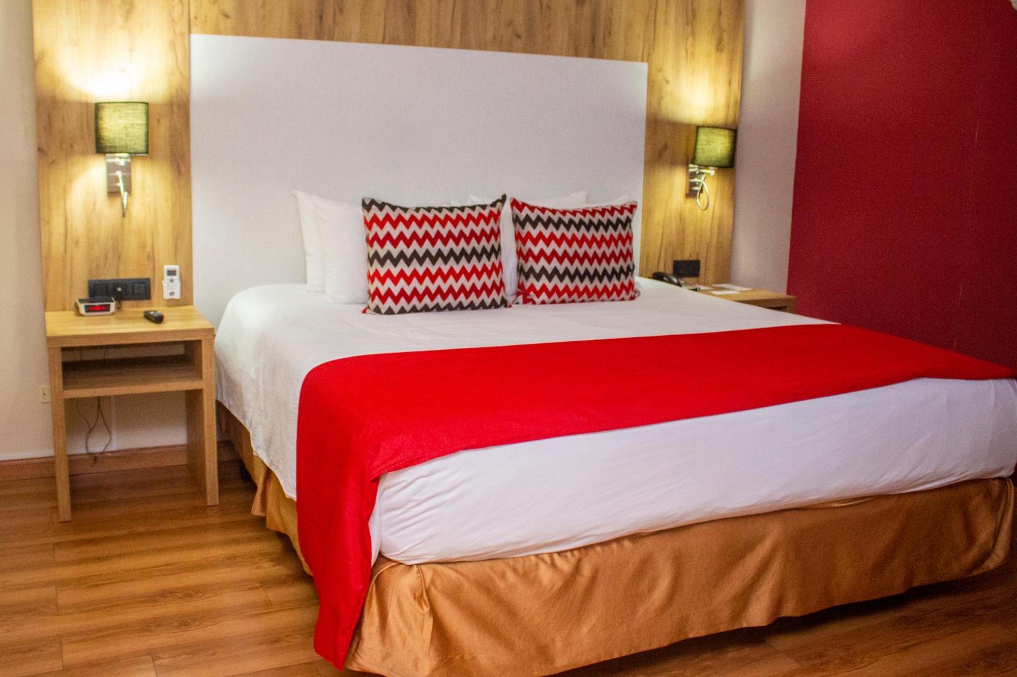 Отель Ramada By Wyndham Panama Via Argentina Экстерьер фото