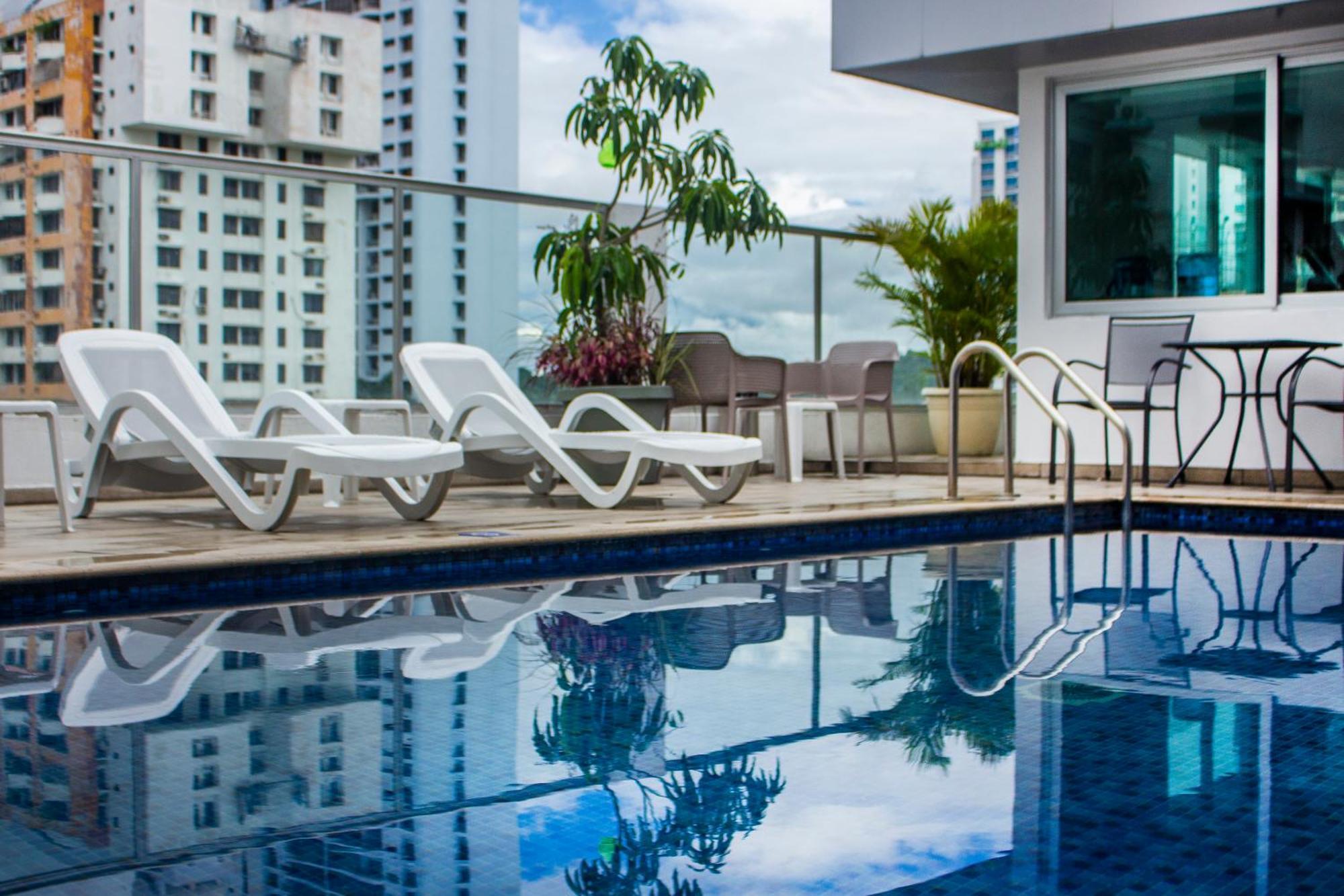 Отель Ramada By Wyndham Panama Via Argentina Экстерьер фото