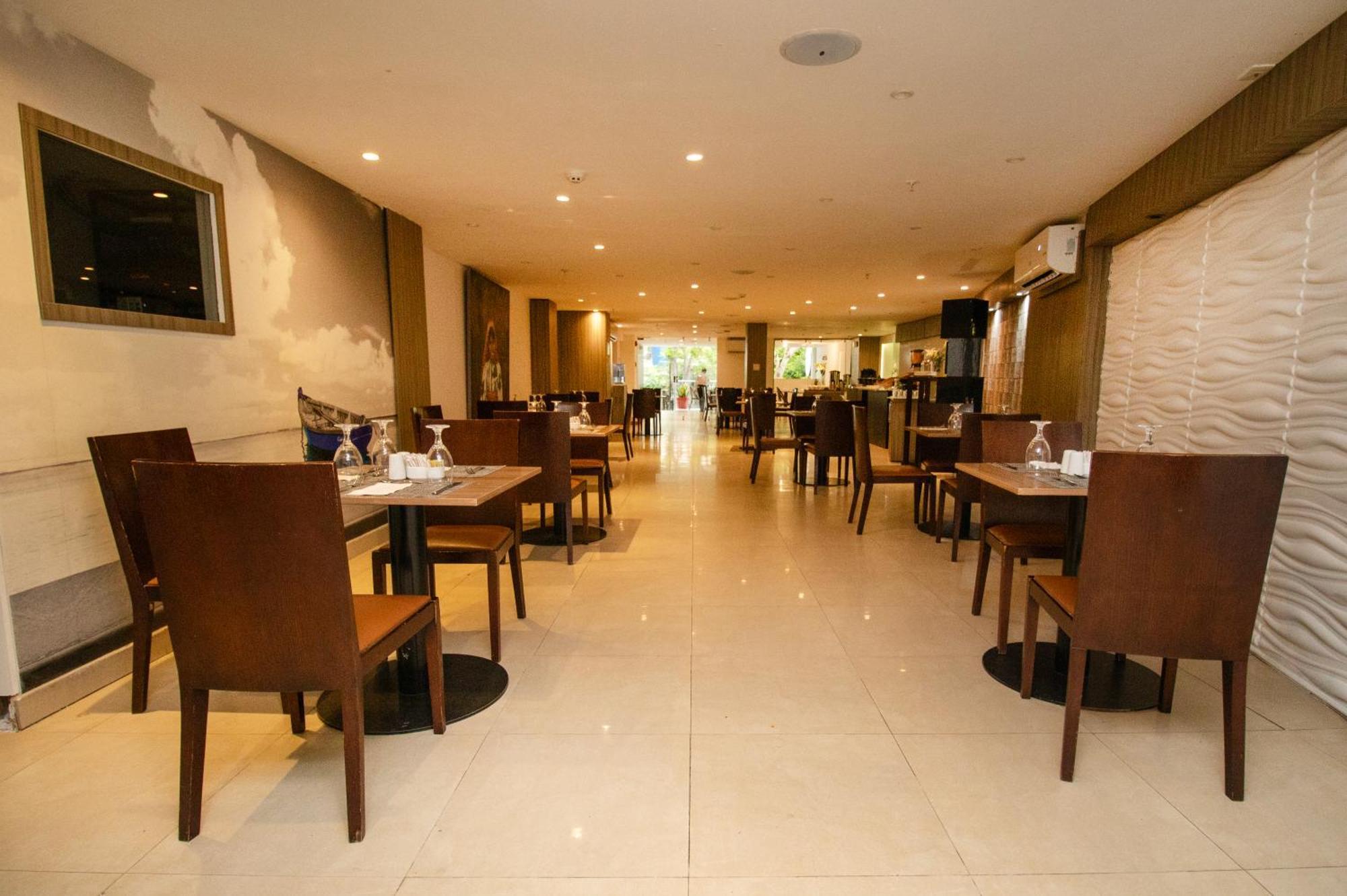 Отель Ramada By Wyndham Panama Via Argentina Экстерьер фото