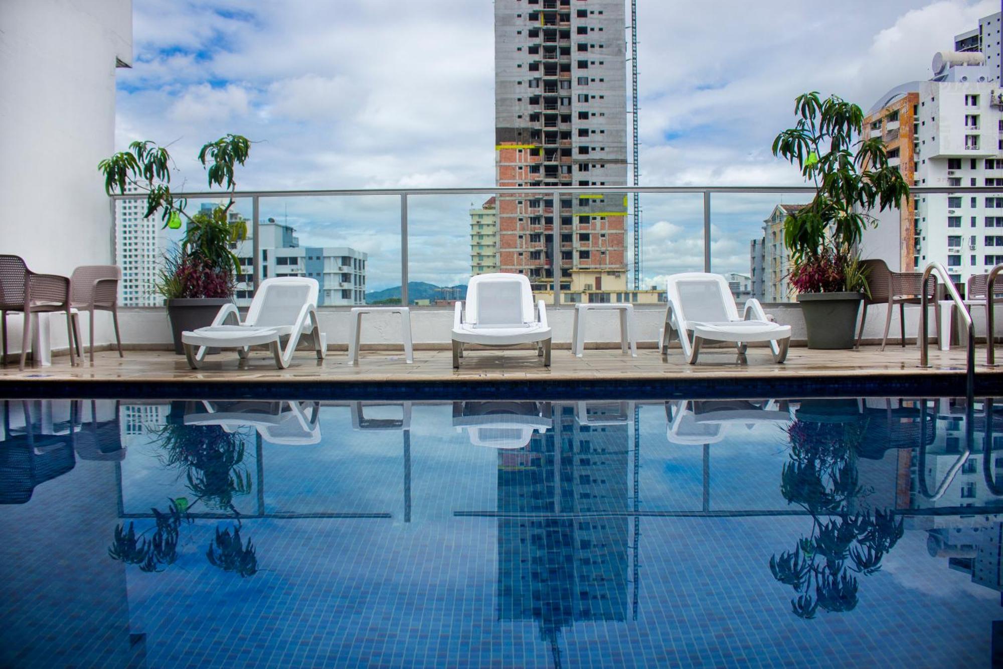 Отель Ramada By Wyndham Panama Via Argentina Экстерьер фото