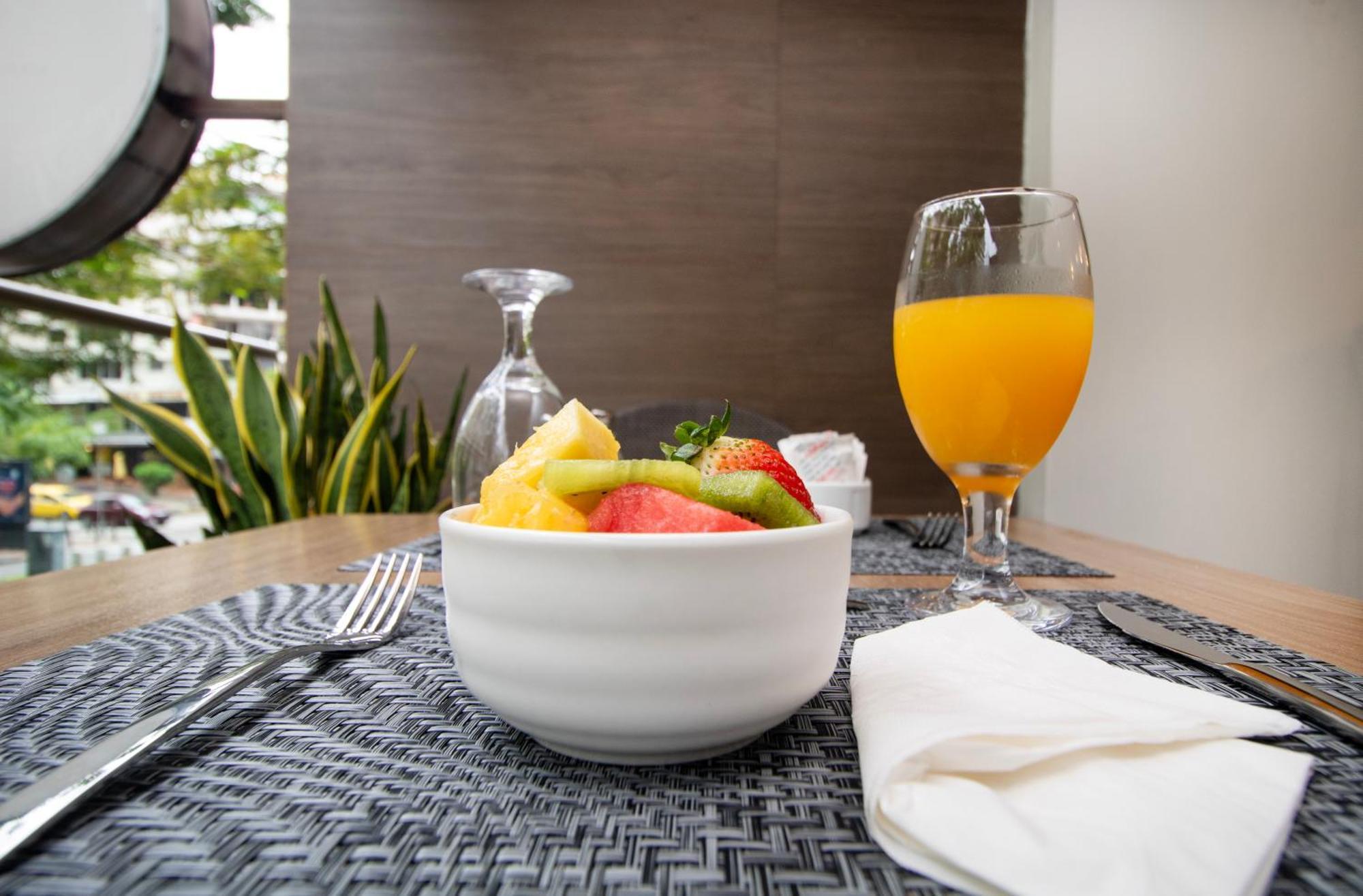 Отель Ramada By Wyndham Panama Via Argentina Экстерьер фото