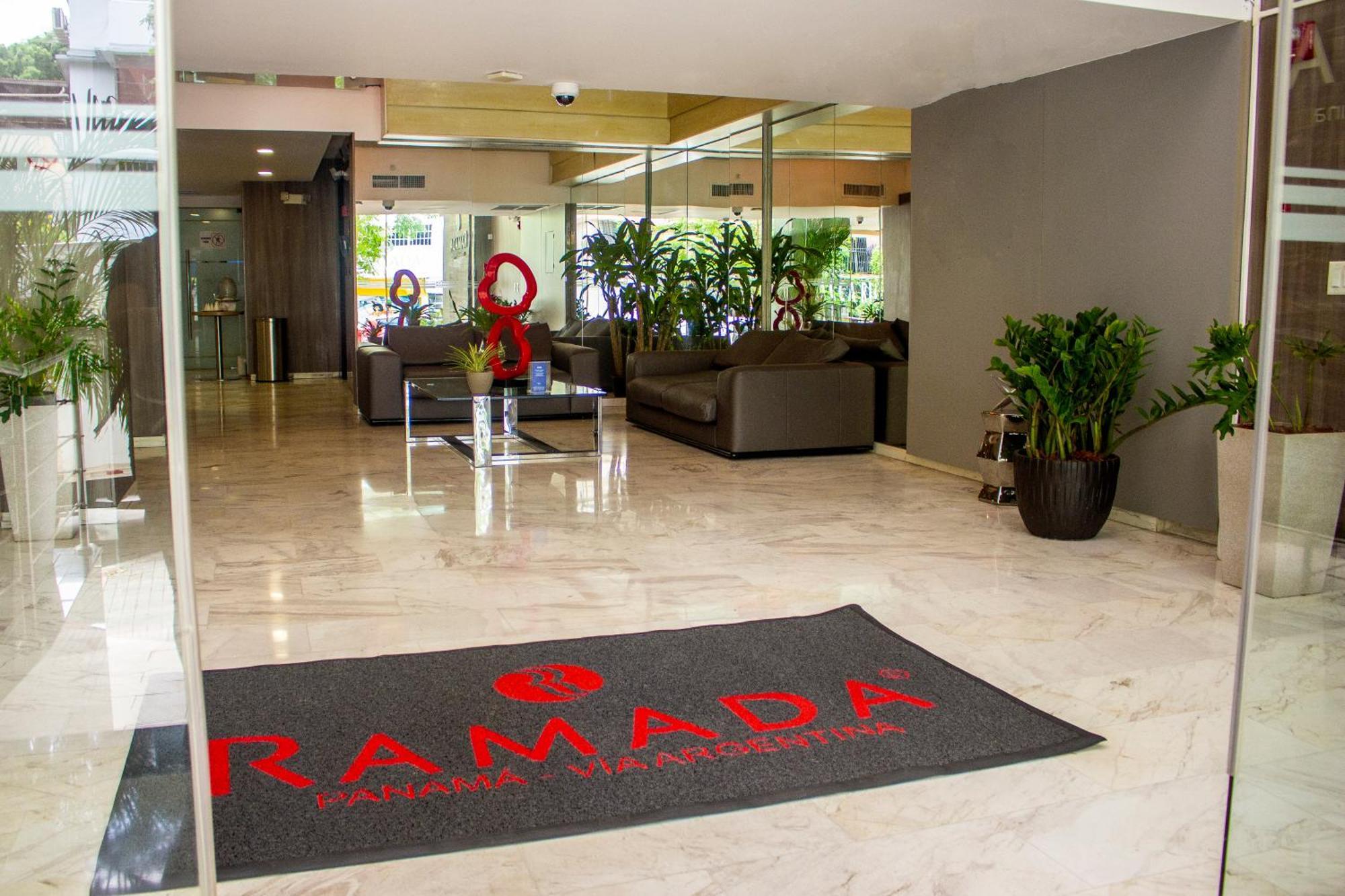 Отель Ramada By Wyndham Panama Via Argentina Экстерьер фото