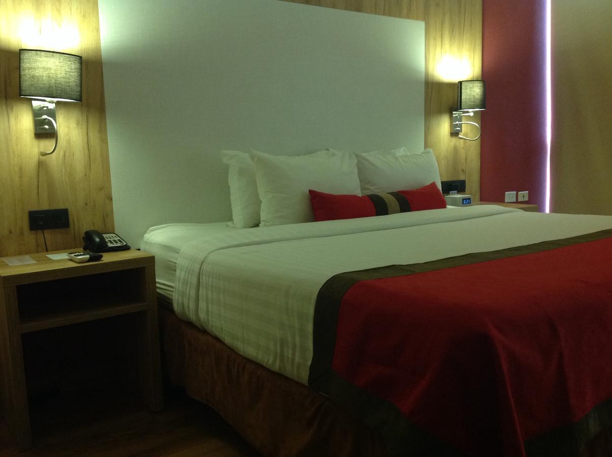 Отель Ramada By Wyndham Panama Via Argentina Экстерьер фото
