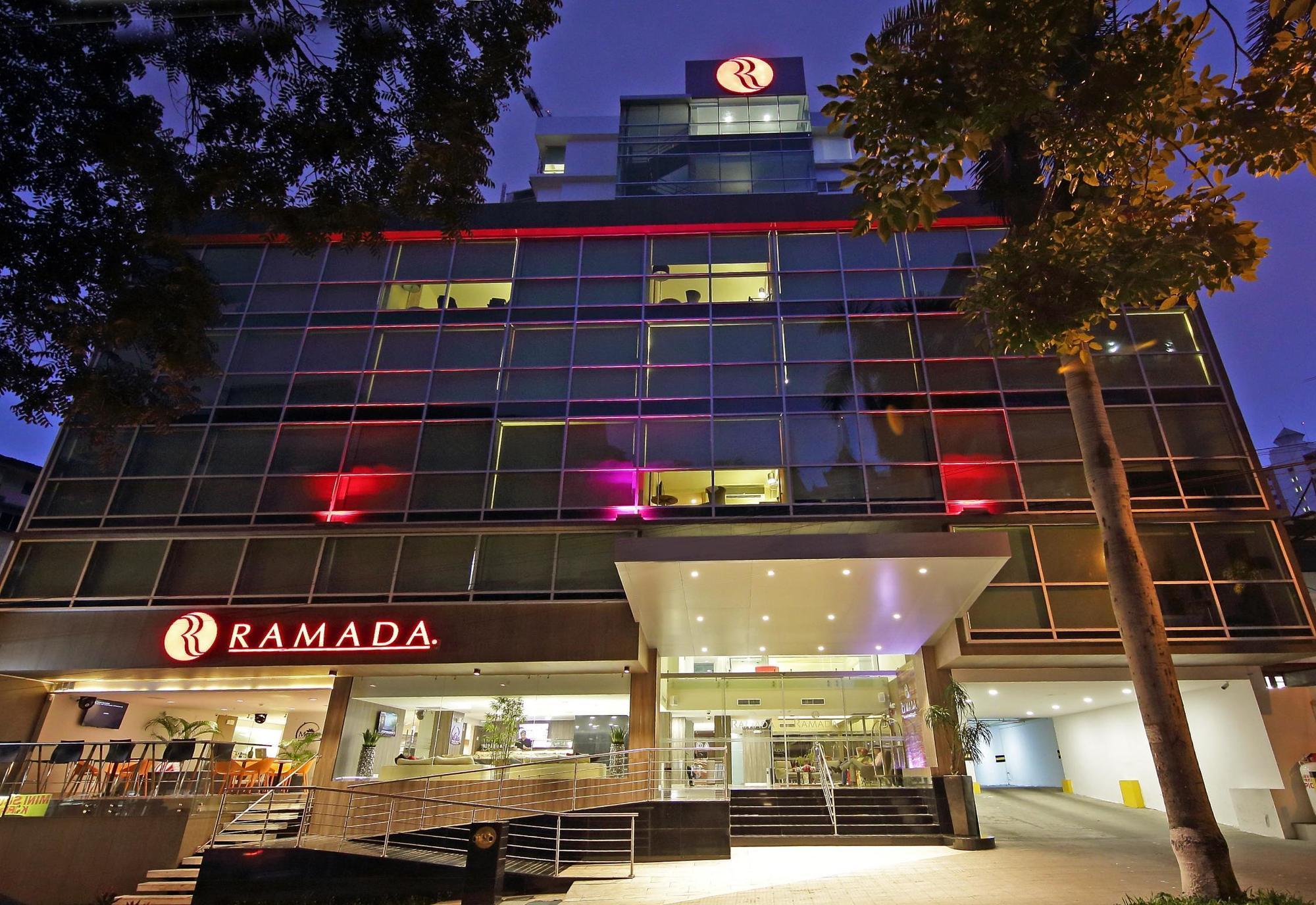 Отель Ramada By Wyndham Panama Via Argentina Экстерьер фото